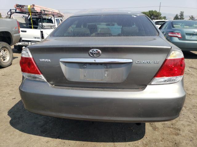 4T1BE32K15U562060 - 2005 TOYOTA CAMRY 4D 2 LE SILVER photo 6