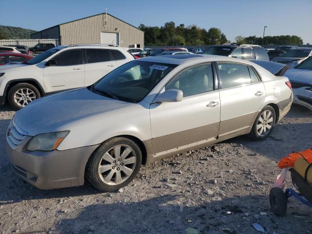 4T1BK36B65U013943 - 2005 TOYOTA AVALON XL WHITE photo 1