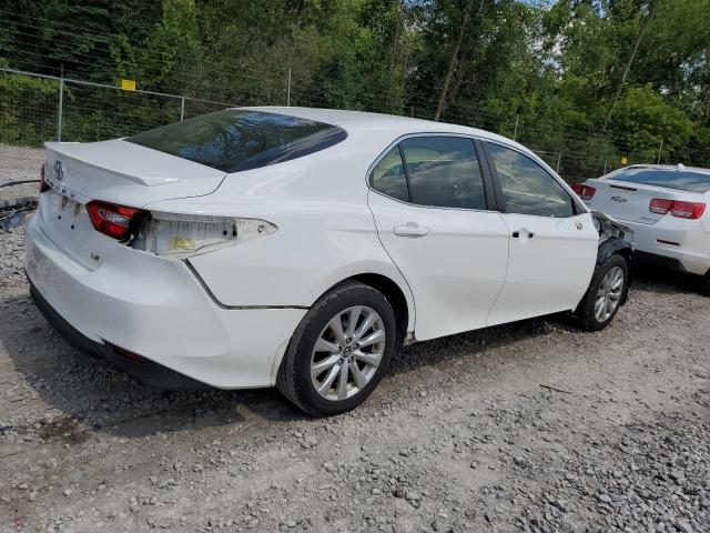 JTNB11HKXJ3069291 - 2018 TOYOTA CAMRY L WHITE photo 3