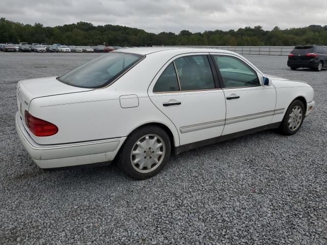 WDBJF20F3TJ005306 - 1996 MERCEDES-BENZ E 300D WHITE photo 3