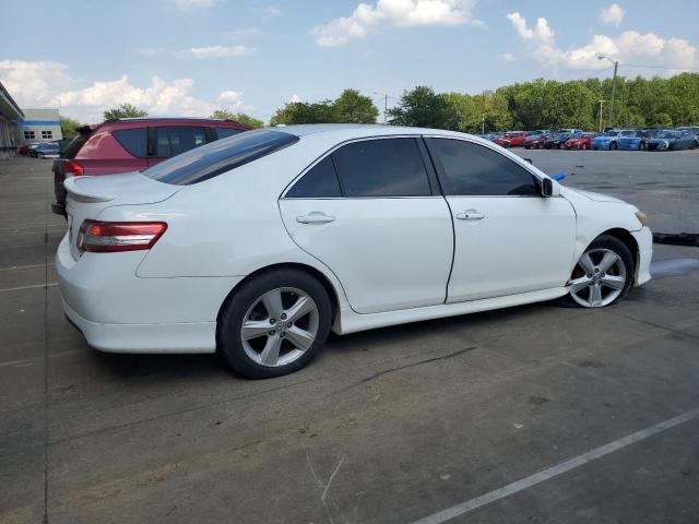 4T1BF3EK6BU697233 - 2011 TOYOTA CAMRY BASE WHITE photo 3