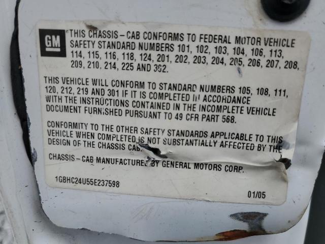 1GBHC24U55E237598 - 2005 CHEVROLET SILVERADO C2500 HEAVY DUTY WHITE photo 13