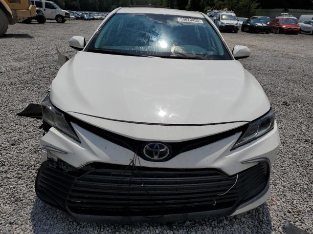 4T1C11AK6PU172581 - 2023 TOYOTA CAMRY LE WHITE photo 5