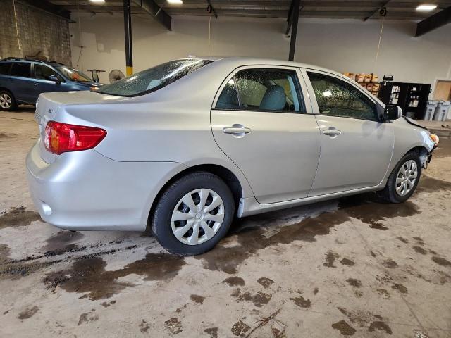 1NXBU4EE0AZ322247 - 2010 TOYOTA COROLLA BASE ვერცხლისფერი ფოტო 3