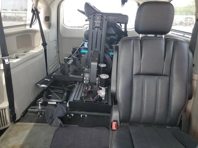 2C4RC1CG1CR143594 - 2012 CHRYSLER TOWN & COU TOURING L WHITE photo 10