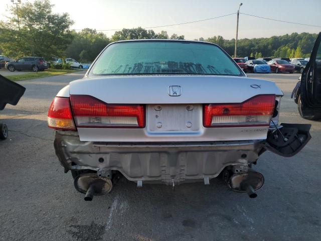 1HGCG16551A032070 - 2001 HONDA ACCORD EX Argent photo 6