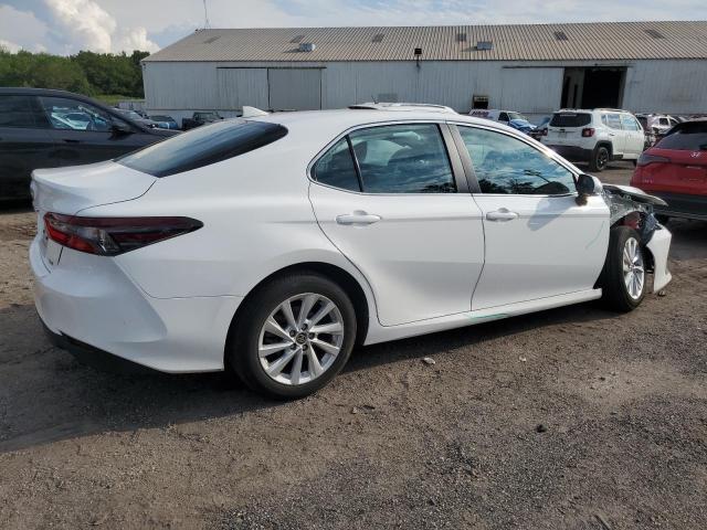 4T1C11AKXRU217136 - 2024 TOYOTA CAMRY LE 白色 照片 3