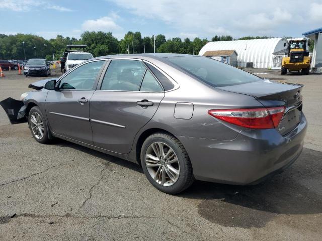 4T1BF1FK1FU104032 - 2015 TOYOTA CAMRY LE GRAY photo 2
