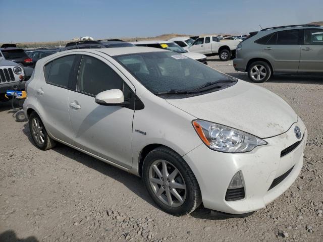 JTDKDTB33D1051272 - 2013 TOYOTA PRIUS C WHITE photo 4