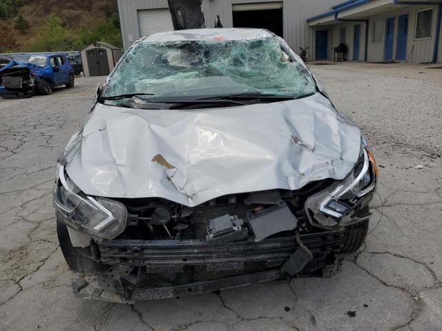 3N1CN8DV5PL837748 - 2023 NISSAN VERSA S SILVER photo 5