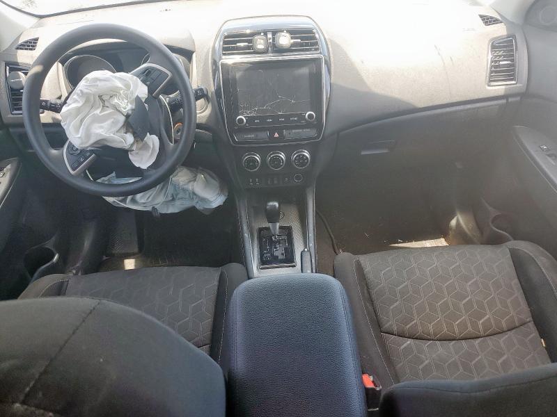 JA4AP3AU4LU016938 - 2020 MITSUBISHI OUTLANDER ES 银色 照片 8