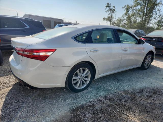 4T1BK1EB8FU182899 - 2015 TOYOTA AVALON XLE WHITE photo 3
