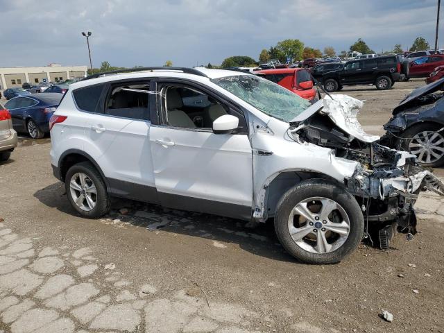 1FMCU0GX5EUC38040 - 2014 FORD ESCAPE SE WHITE photo 4