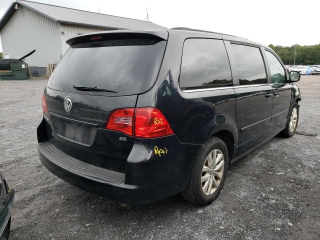 2C4RVABG6DR725588 - 2013 VOLKSWAGEN ROUTAN SE BLACK photo 3