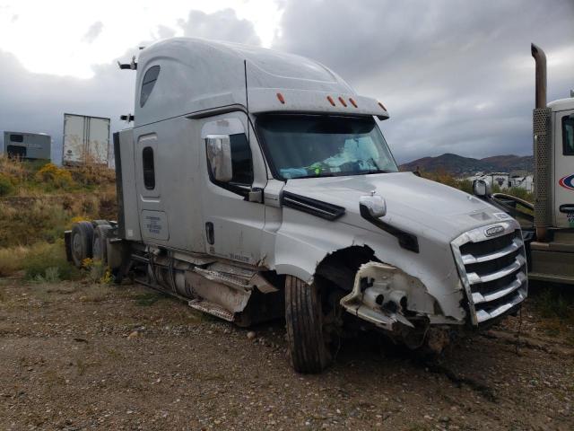 3AKJHHDR9LSLJ2709 - 2020 FREIGHTLINER CASCADIA 1 SILVER photo 1