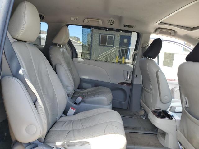 5TDYK3DC3CS199369 - 2012 TOYOTA SIENNA XLE ვერცხლისფერი ფოტო 11