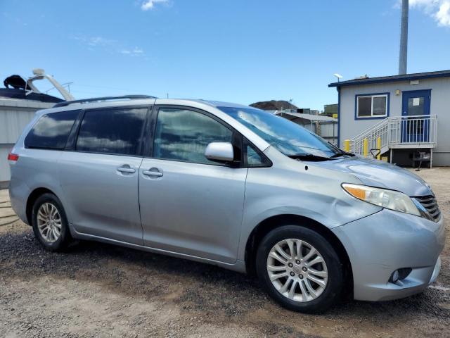 5TDYK3DC3CS199369 - 2012 TOYOTA SIENNA XLE ვერცხლისფერი ფოტო 4