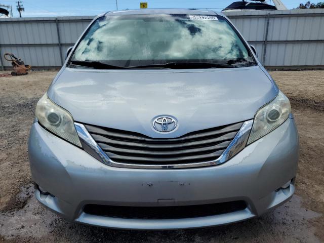 5TDYK3DC3CS199369 - 2012 TOYOTA SIENNA XLE ვერცხლისფერი ფოტო 5