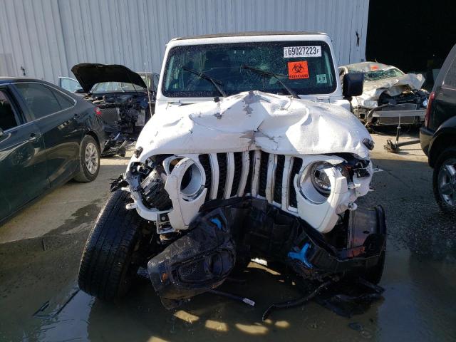 1C4JJXP69NW274709 - 2022 JEEP WRANGLER U SAHARA 4XE WHITE photo 5