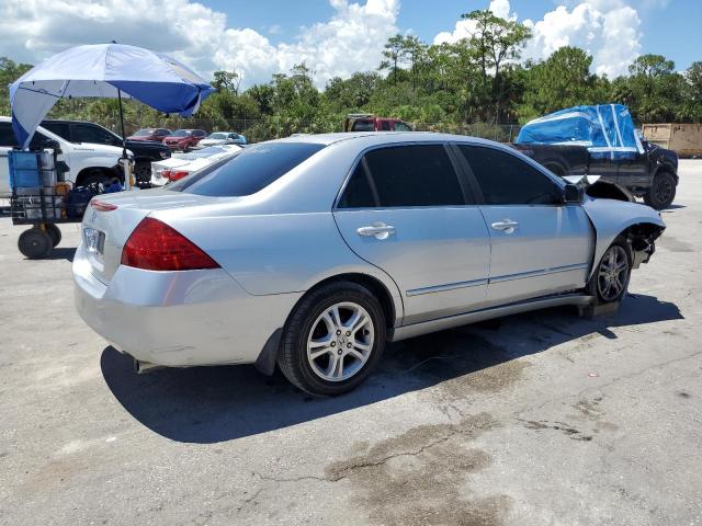 1HGCM56727A135036 - 2007 HONDA ACCORD EX SILVER photo 3
