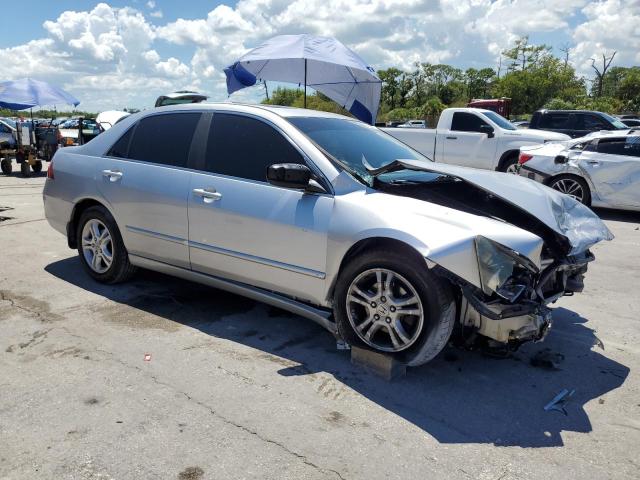 1HGCM56727A135036 - 2007 HONDA ACCORD EX SILVER photo 4