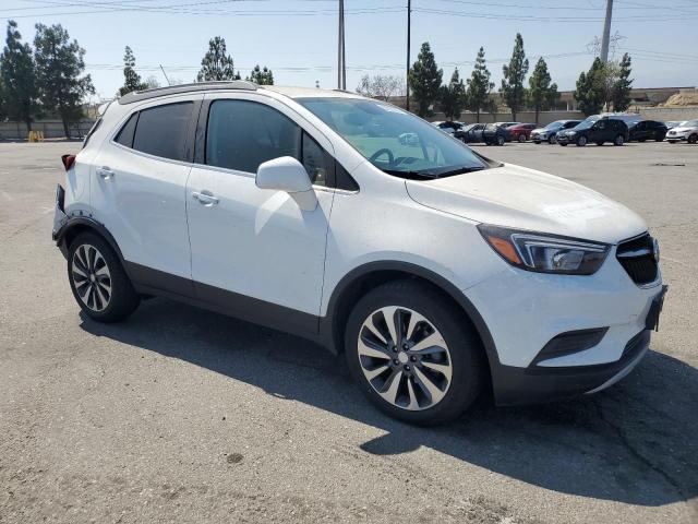 KL4CJASB7MB301142 - 2021 BUICK ENCORE PREFERRED თეთრი ფოტო 4