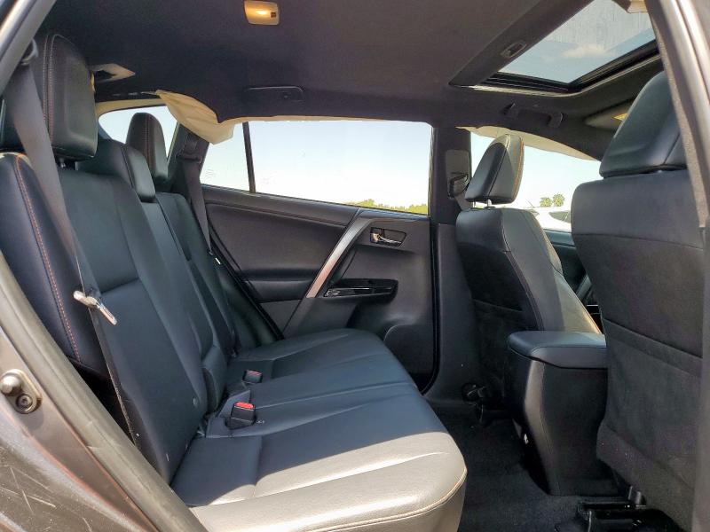 JTMNFREV0JJ153423 - 2018 TOYOTA RAV4 SE 灰色 照片 11