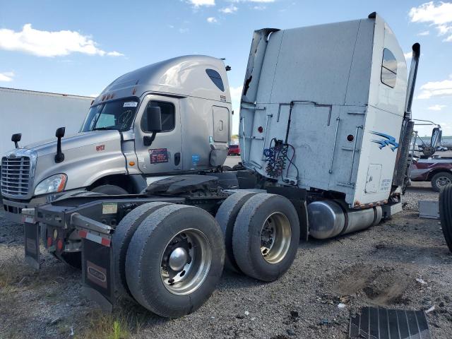 1FUJAPCK27DY04187 - 2007 FREIGHTLINER UNKNOWN FLD132 XL CLASSIC WHITE photo 4