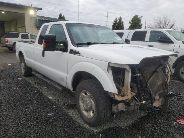 1FT7X2A68BEC96996 - 2011 FORD F250 SUPER DUTY WHITE photo 4