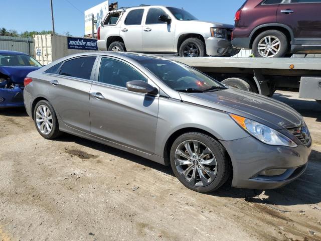 5NPEC4AC3CH390127 - 2012 HYUNDAI SONATA SE GRAY photo 4