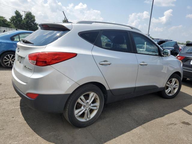 KM8JU3AC8AU032784 - 2010 HYUNDAI TUCSON GLS Silber Foto 3