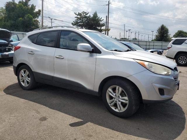 KM8JU3AC8AU032784 - 2010 HYUNDAI TUCSON GLS Silber Foto 4