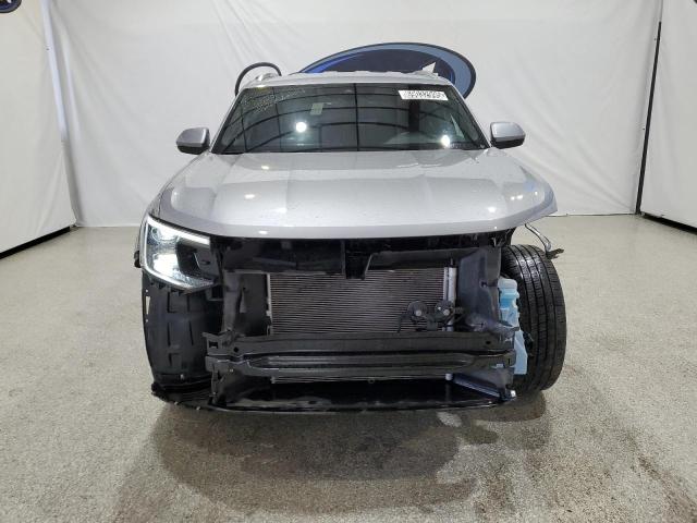 1V2WE2CA8SC204492 - 2025 VOLKSWAGEN ATLAS CROS SE Gris photo 5