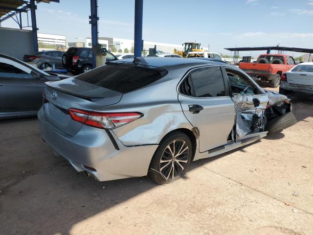 4T1B11HK6JU558362 - 2018 TOYOTA CAMRY L 银色 照片 3