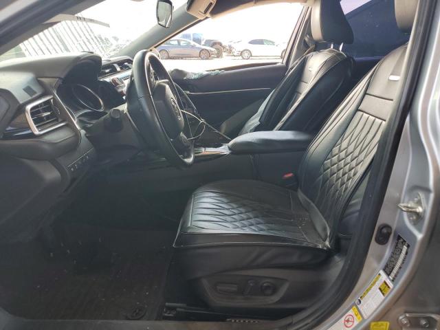 4T1B11HK6JU558362 - 2018 TOYOTA CAMRY L 银色 照片 7