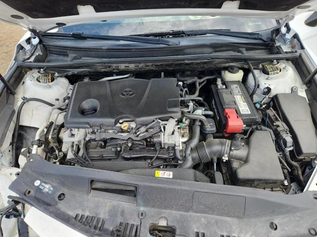 4T1B11HK6JU639569 - 2018 TOYOTA CAMRY L WHITE photo 11