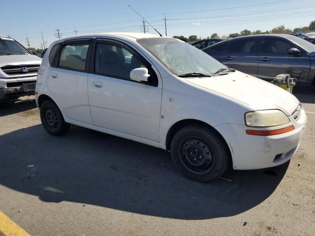 KL1TD66648B086825 - 2008 CHEVROLET AVEO BASE WHITE photo 4