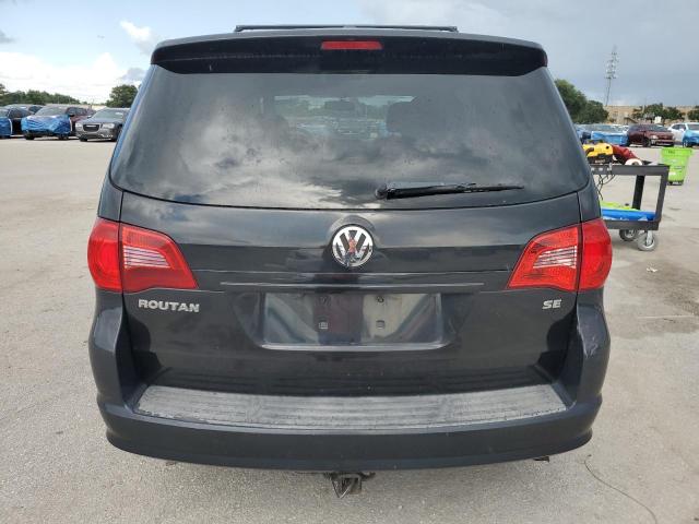 2V4RW3DG1BR802957 - 2011 VOLKSWAGEN ROUTAN SE Noir photo 6