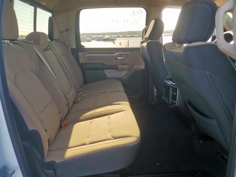 1C6SRFMT4KN578590 - 2019 RAM 1500 BIG HORN/LONE STAR WHITE photo 11