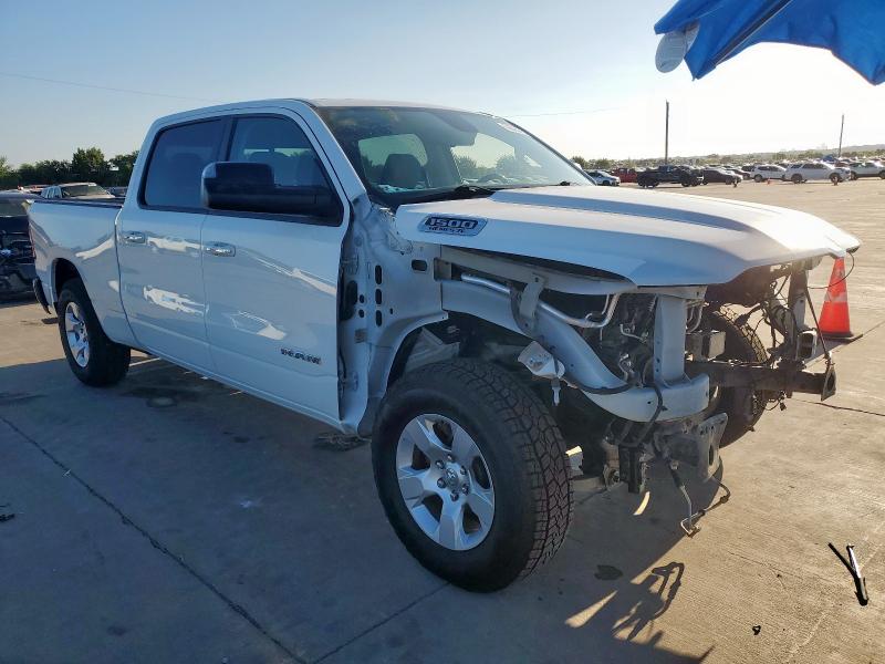 1C6SRFMT4KN578590 - 2019 RAM 1500 BIG HORN/LONE STAR WHITE photo 4
