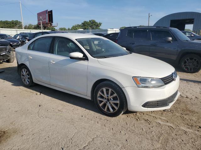 3VWDX7AJ3DM294264 - 2013 VOLKSWAGEN JETTA SE Weiß Foto 4