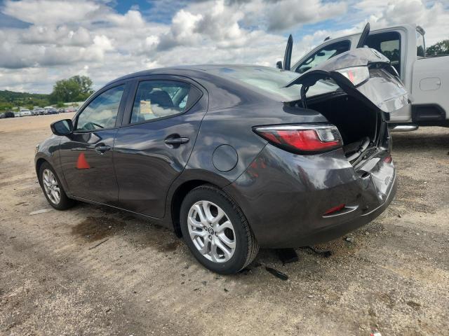 3MYDLBYV0JY312834 - 2018 TOYOTA YARIS IA GRAY photo 2