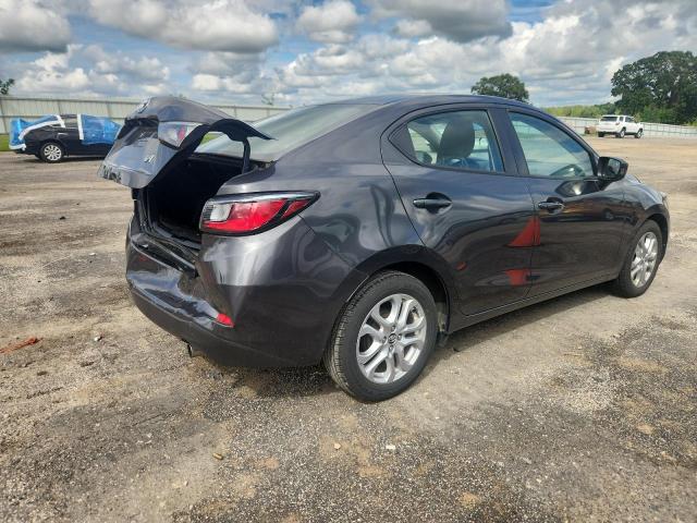 3MYDLBYV0JY312834 - 2018 TOYOTA YARIS IA GRAY photo 3