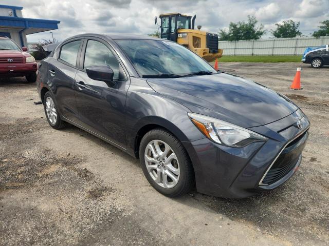 3MYDLBYV0JY312834 - 2018 TOYOTA YARIS IA GRAY photo 4