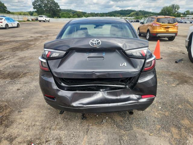 3MYDLBYV0JY312834 - 2018 TOYOTA YARIS IA GRAY photo 6