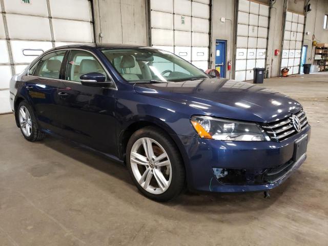 1VWBS7A38EC030239 - 2014 VOLKSWAGEN PASSAT SE BLUE photo 4