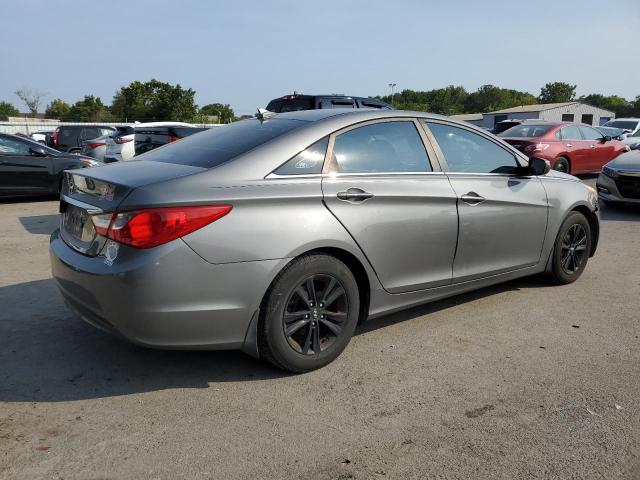 5NPEB4AC8DH560101 - 2013 HYUNDAI SONATA GLS GRAY photo 3