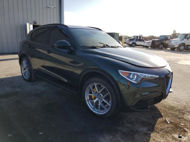 ZASFAKNN4J7C03044 - 2018 ALFA ROMEO STELVIO TI SPORT GREEN photo 4
