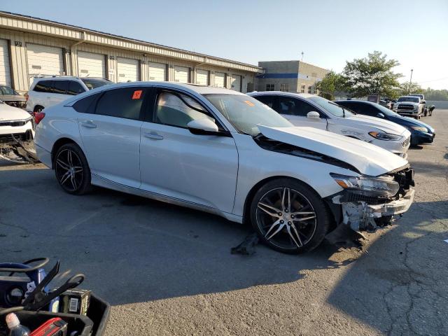 1HGCV2F99MA020538 - 2021 HONDA ACCORD TOURING WHITE photo 4