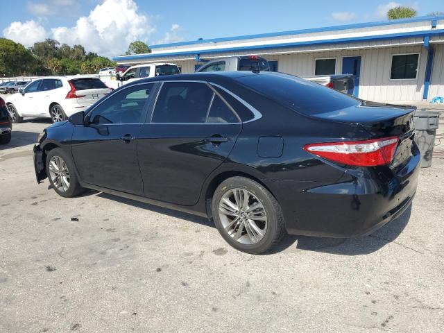 4T1BF1FK6HU381424 - 2017 TOYOTA CAMRY LE BLACK photo 2